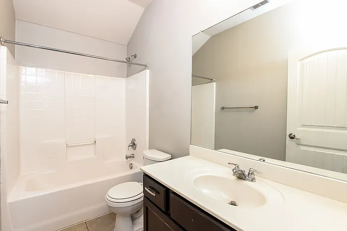 932 Haley Dr — Photo 15