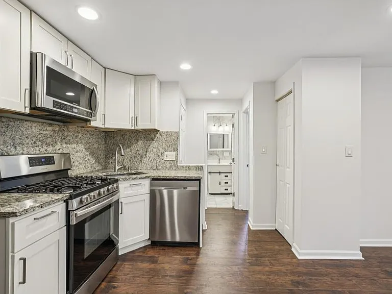 2056A Abby Ln NE — Photo 28