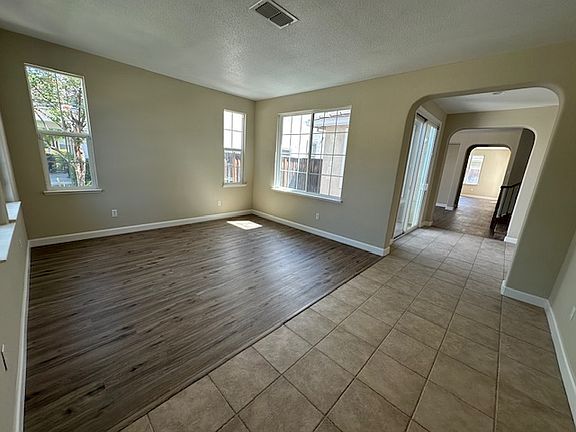 2nd image of 4354 Arcadian Dr