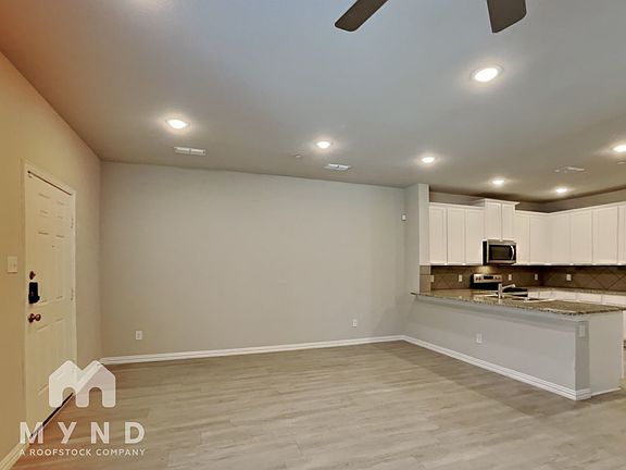 4th image of 1272 Alamo Dr