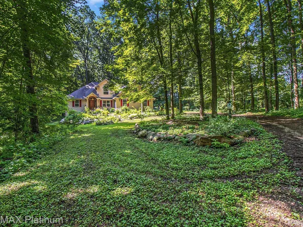 3456 Beattie Rd, Howell, MI 48843