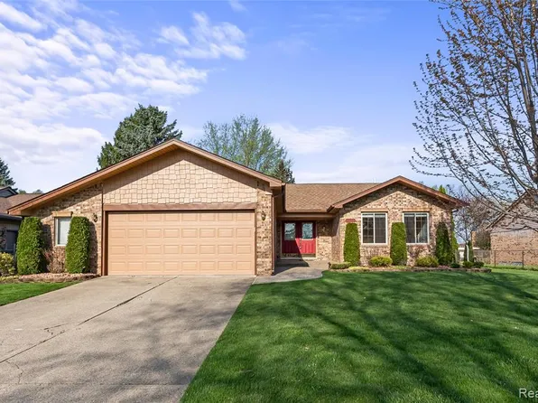 2238 Flanders Dr, Rochester Hills, MI 48307