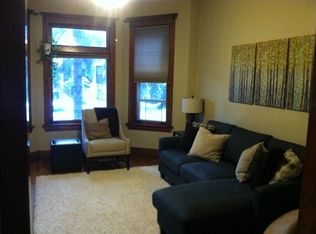 1831 W Nelson St #1, Chicago, IL 60657