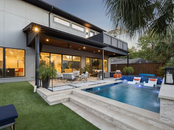 9733 Mixon Dr, Dallas, TX 75220