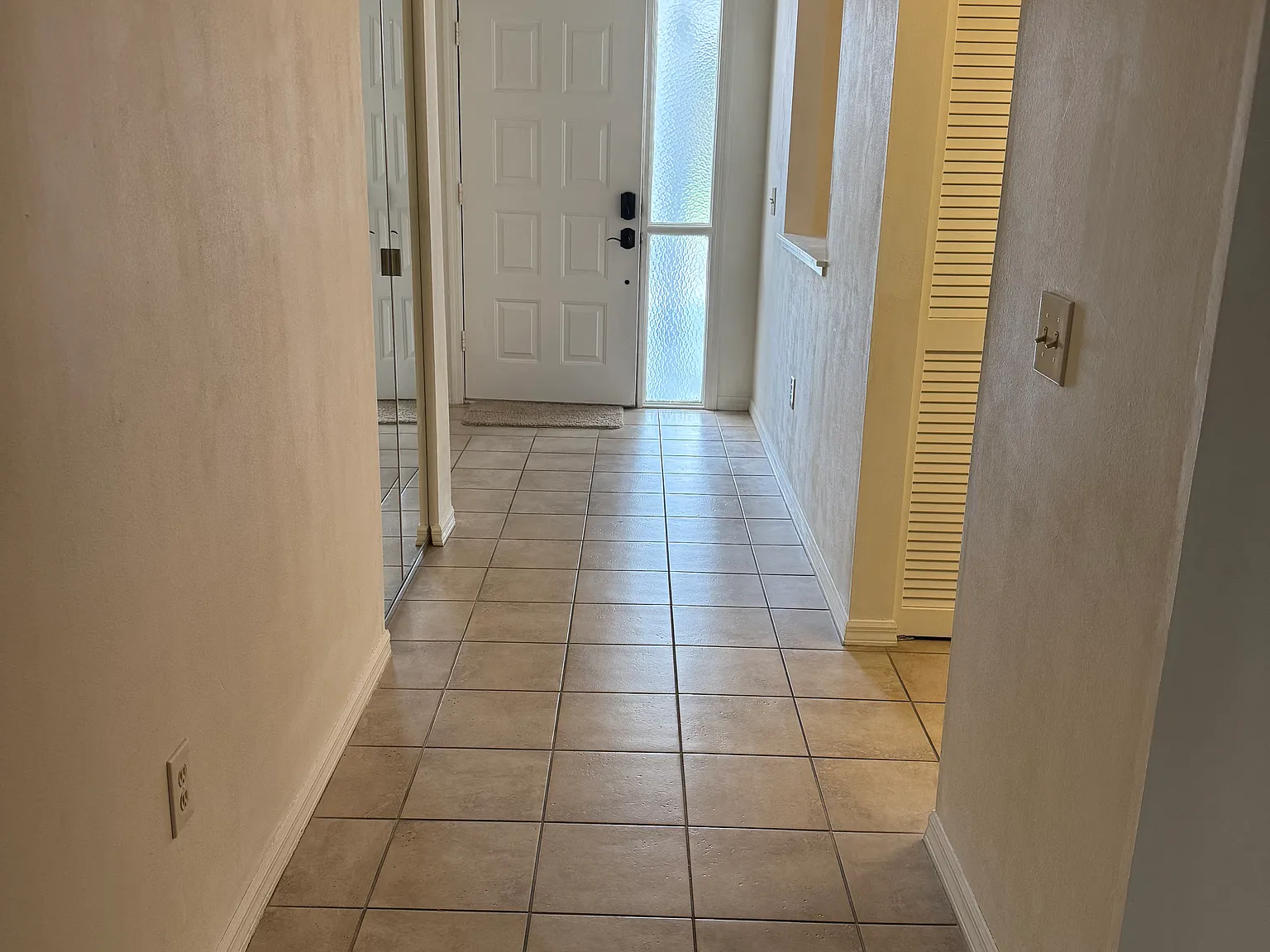 2408 SE 18th Cir — Photo 2