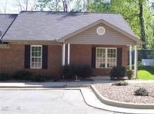 400 McKinley Ct, Mebane, NC 27302