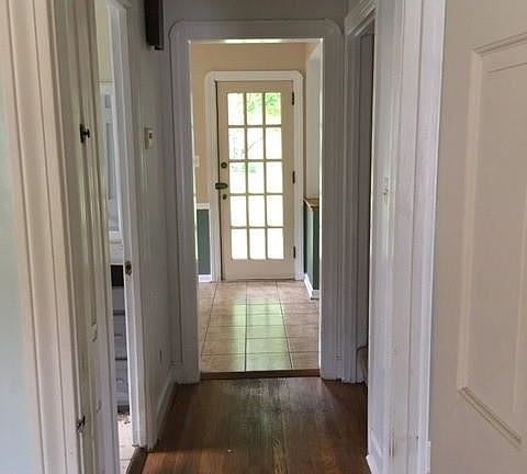 4th image of 2877 Highland Ave