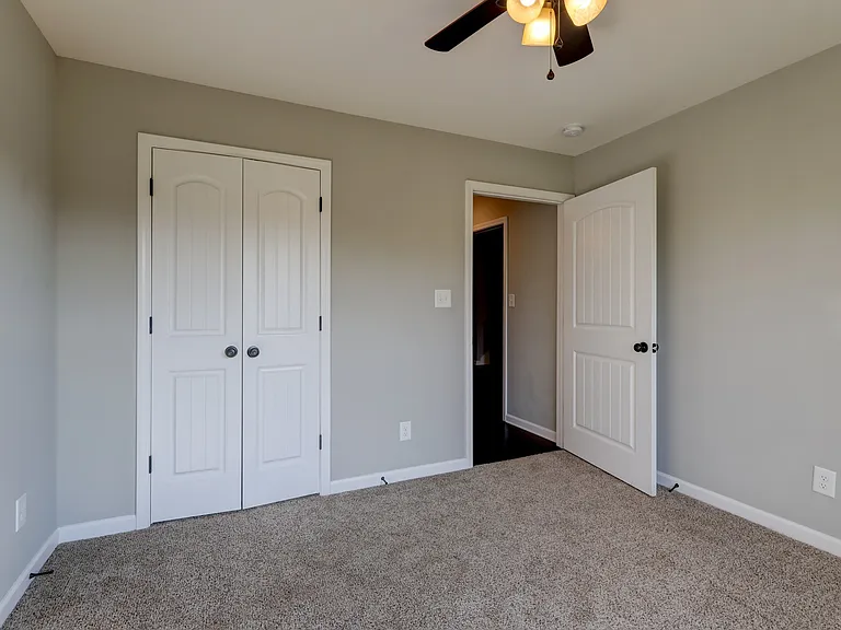 1008 Meadowview Ln — Photo 45