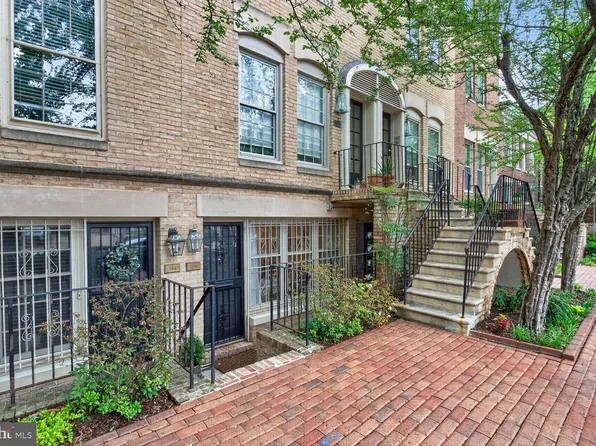 216 3rd St NE #28, Washington, DC 20002