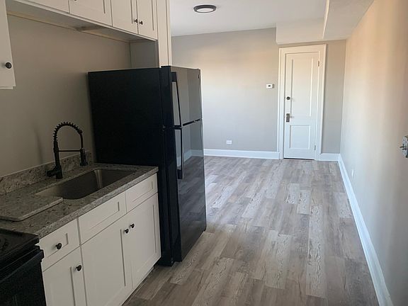 4th image of 9500 Lorain Ave #12