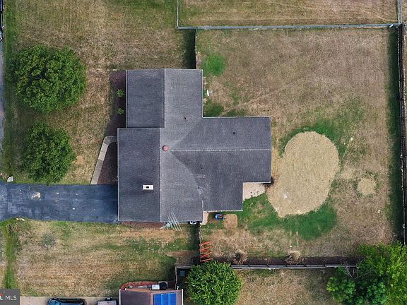 5th image of 121 Accomack Cir