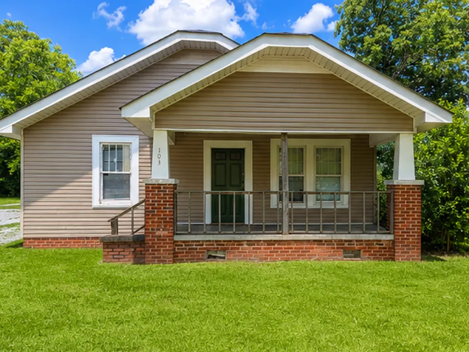103 Church Ave NE