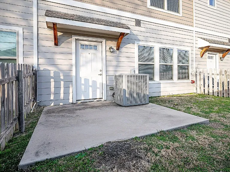 2709 Vine Ct #2709 — Photo 16
