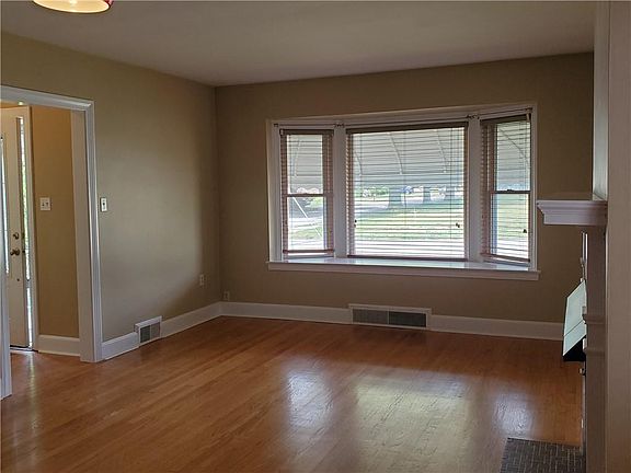 3rd image of 3502 Holland St