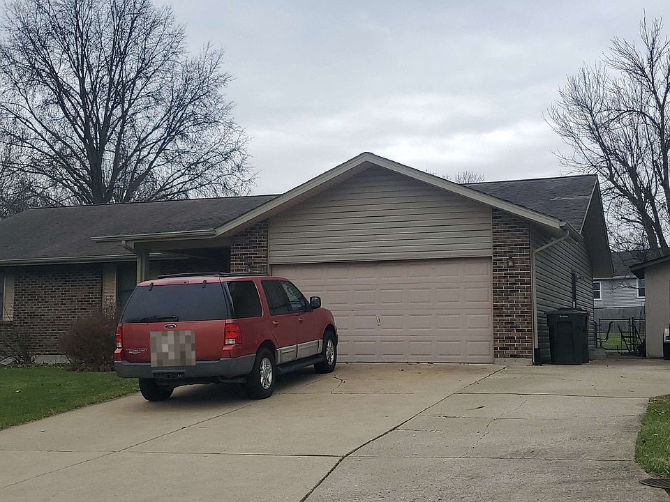 2nd image of 2309 Maple Tree St