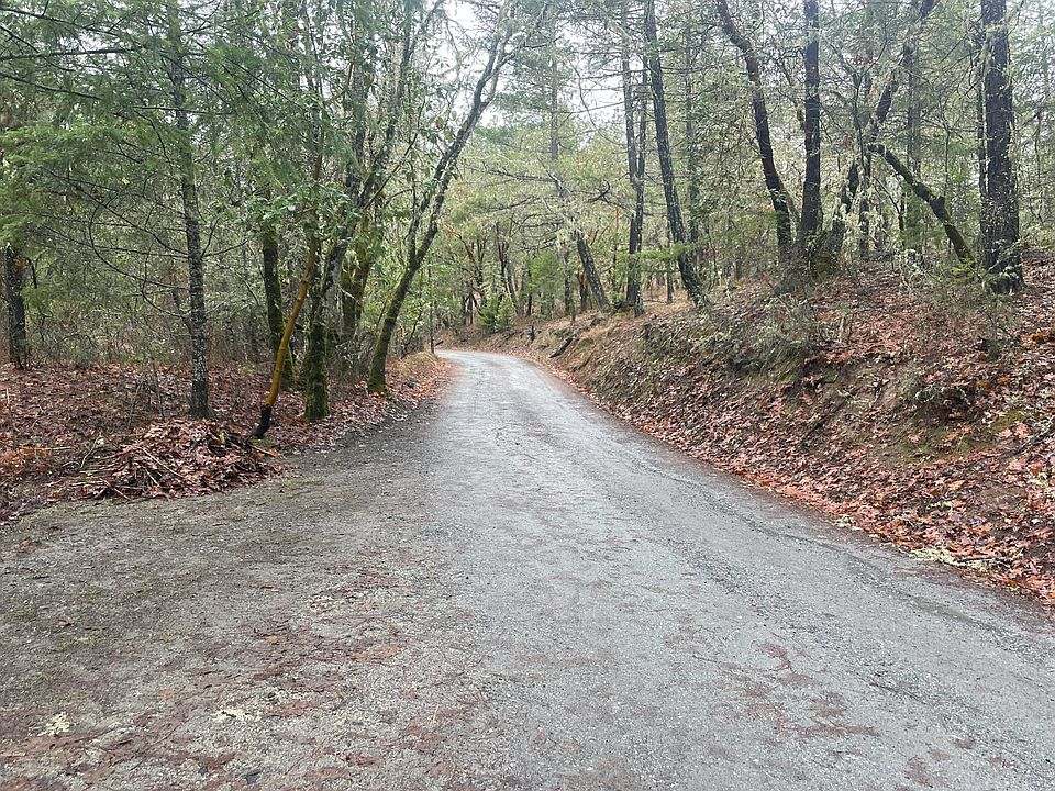 2nd image of 330 Bolt Mountain Rd