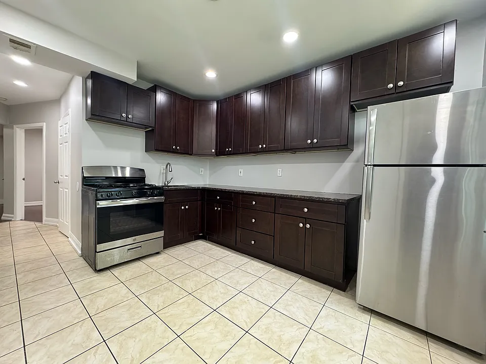 181 Wegman Pkwy #2