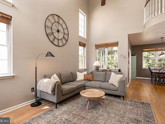 4th image of 1883 Meadow Ridge Dr
