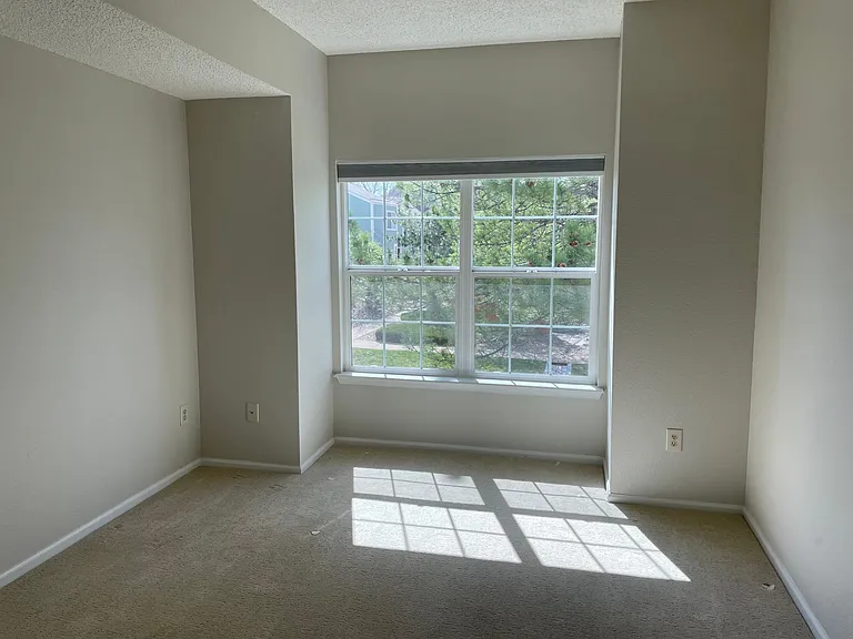 7437 Singing Hills Dr — Photo 21