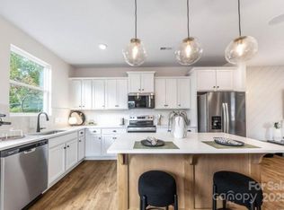 11622 Sapsucker Ln, Charlotte, NC 28215
