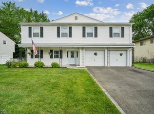 9 Edgewood Pl, Flanders, NJ 07836