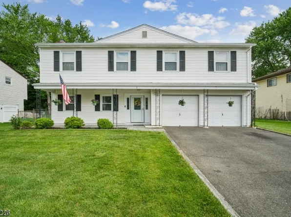 9 Edgewood Pl, Mount Olive Twp., NJ 07836