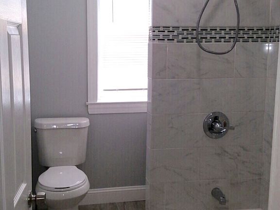 5th image of 213 E Wellens St