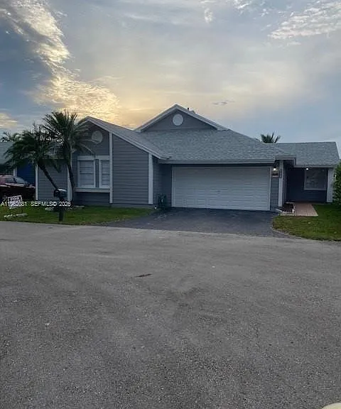 10304 SW 139th Pl — Photo 3