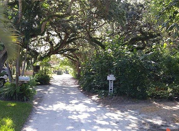 2nd image of 1540 Pelican Ln