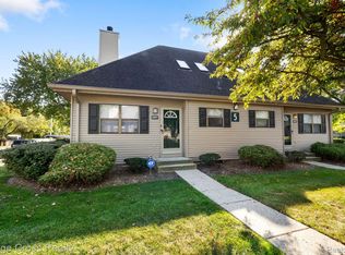 24877 Auburn Ln, Southfield, MI