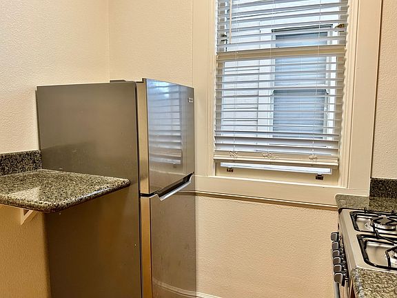 4th image of 201 Dolores St APT 15
