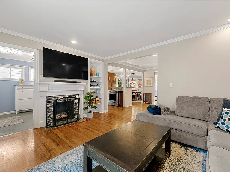 371 Deering Rd NW — Photo 4