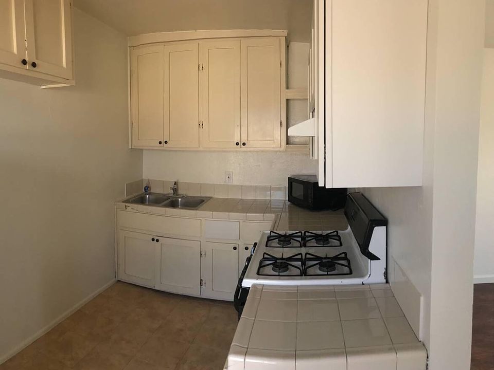 1st image of 3007 Greely Ave