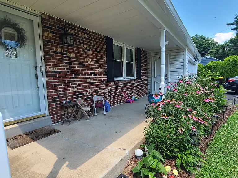 2105 Hemlock Rd — Photo 4