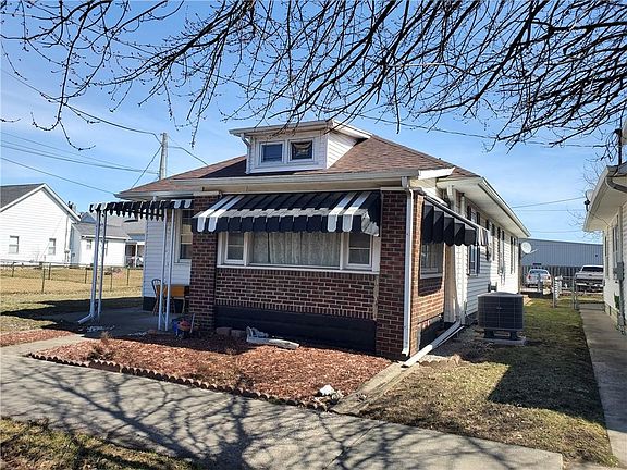 3rd image of 220 S Noble St