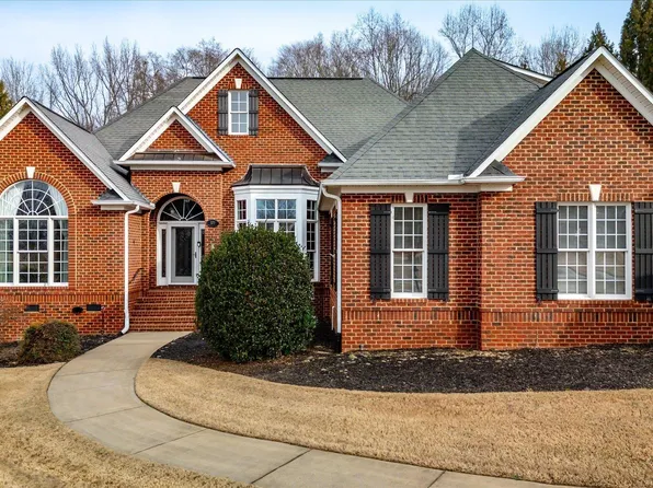 377 Benford Dr, Boiling Springs, SC 29316