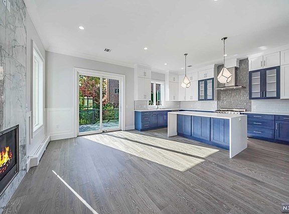 5th image of 378 Wilson Ave