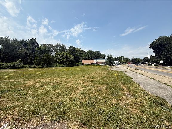 2nd image of 290 Lake St Lot 23