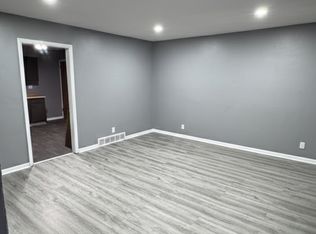 2005 Elmwood St, Rockford, IL 61101