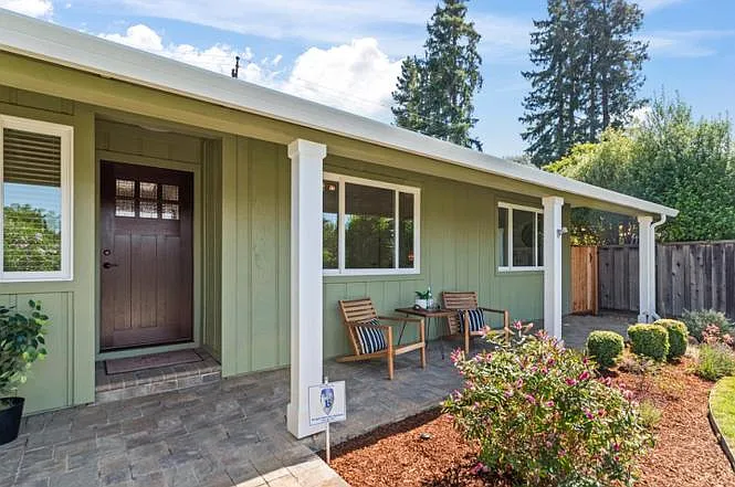 2802 Sycamore Way — Photo 3