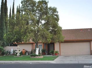 1027 Santa Barbara St, Los Banos, CA 93635