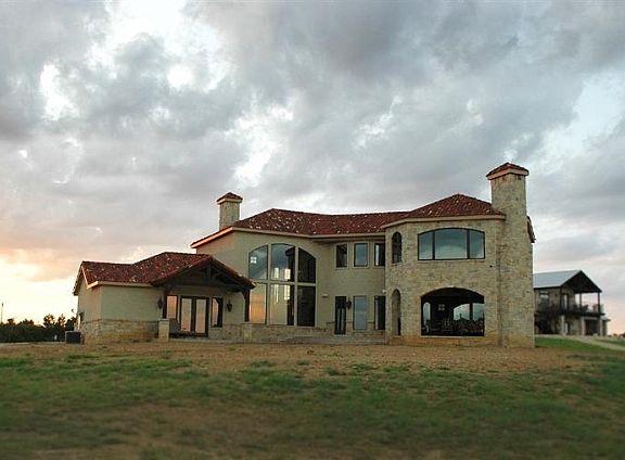 3rd image of 2950 Sierra Vista Dr