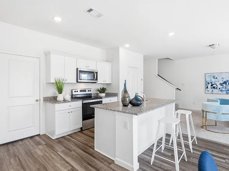1802 Washington St — Photo 8