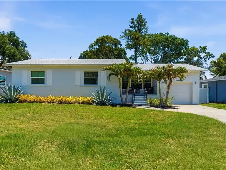 1009 Chester Dr — Photo 3