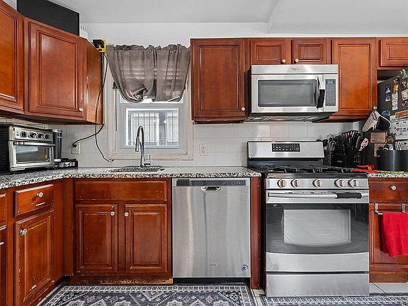 3rd image of 109-70 203rd St