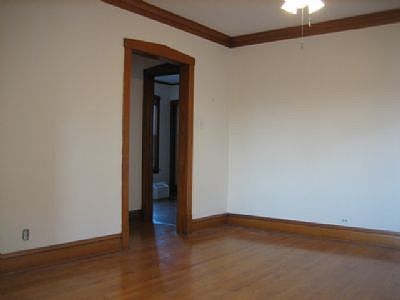 4th image of 3637 N Artesian Ave #2