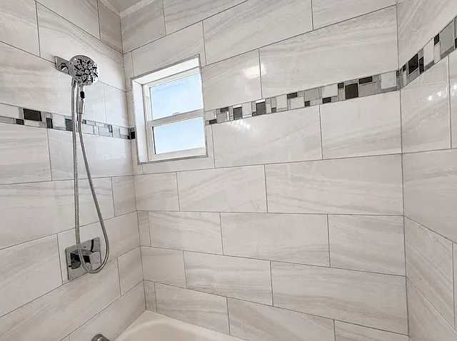 1841 Winona Blvd #1 — Photo 15