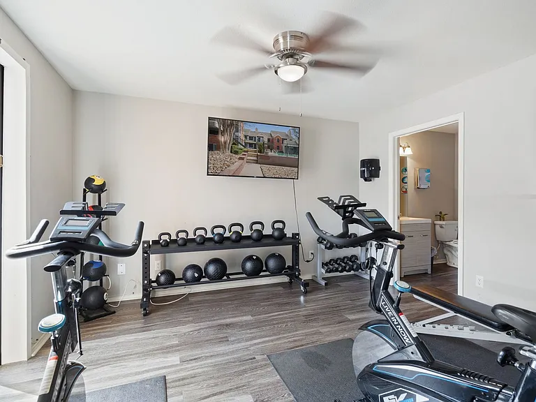 502 W Longspur Blvd — Photo 10