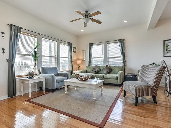 4th image of 4018 Mendocino Dr