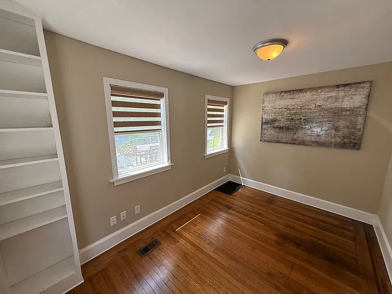 503 Commonwealth Ave — Photo 8